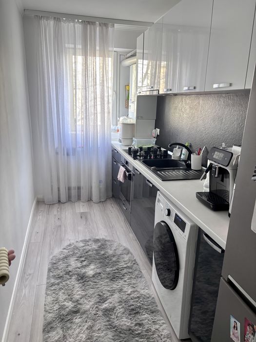 Apartament 3 dormitoare Ostroveni