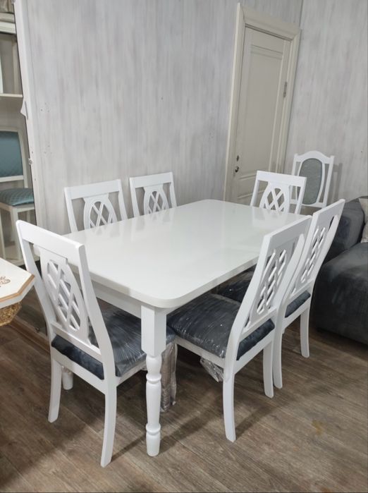 Стол со стульями б/у