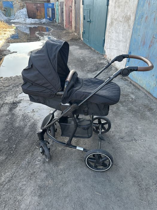 Продаю детскую коляску Tomix