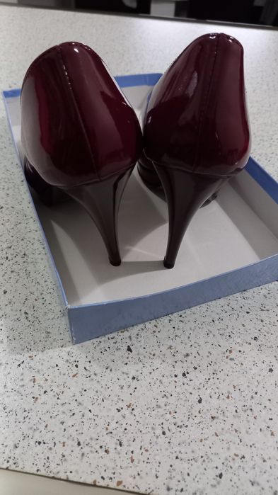 Pantofi stileto, noi , din piele