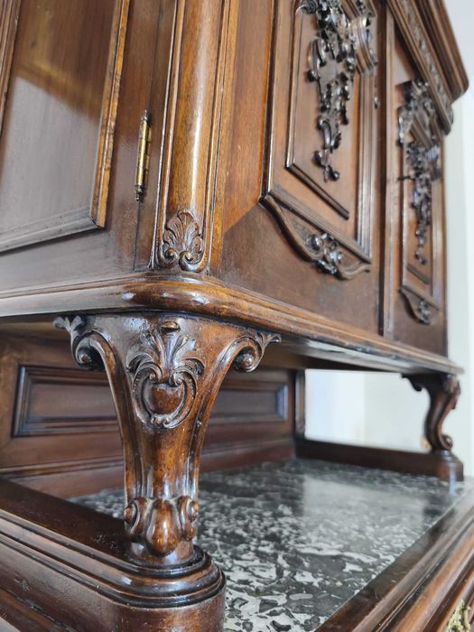 Mobilier stil din lemn masiv
