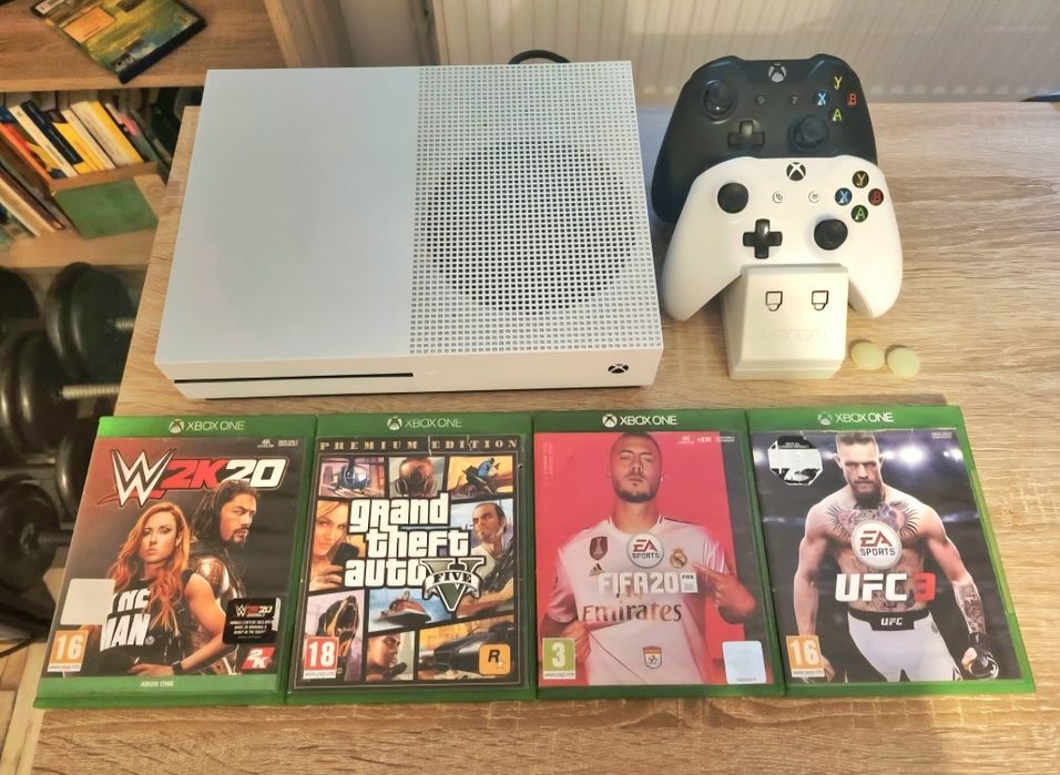 Xbox One S - 1TB 2Controlere + Jocuri