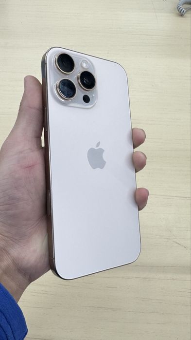 Iphone 16 pro max desert