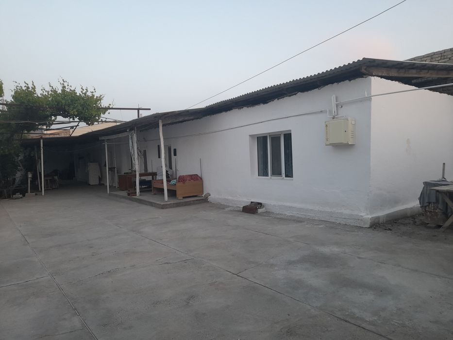 Ромитан центрда Ромуш кучасидаги 4 уй сотилади