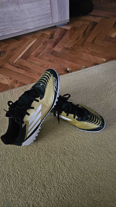 Стоножки - Adidas - F50 Club Messi Златисти