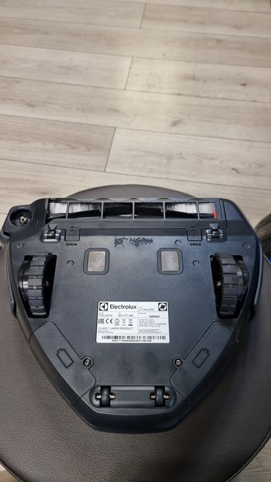 Amanet F28: Aspirator robot Electrolux Pure i9.2