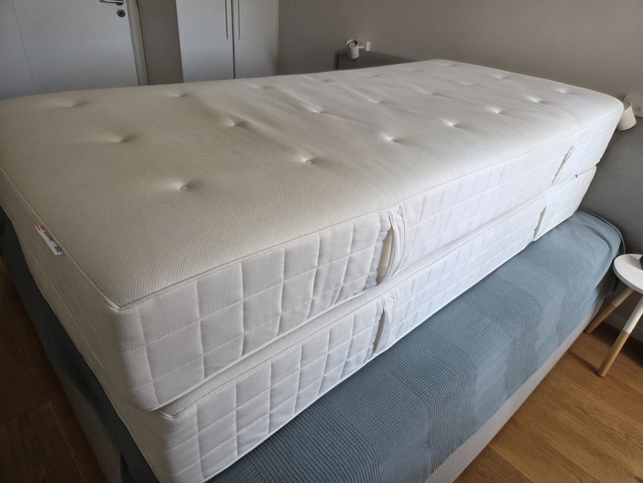 Матрак 200 x 90x 25,  Ikea Hyllestad  с индивидуално опаковани пружини, и сменяем калъф
