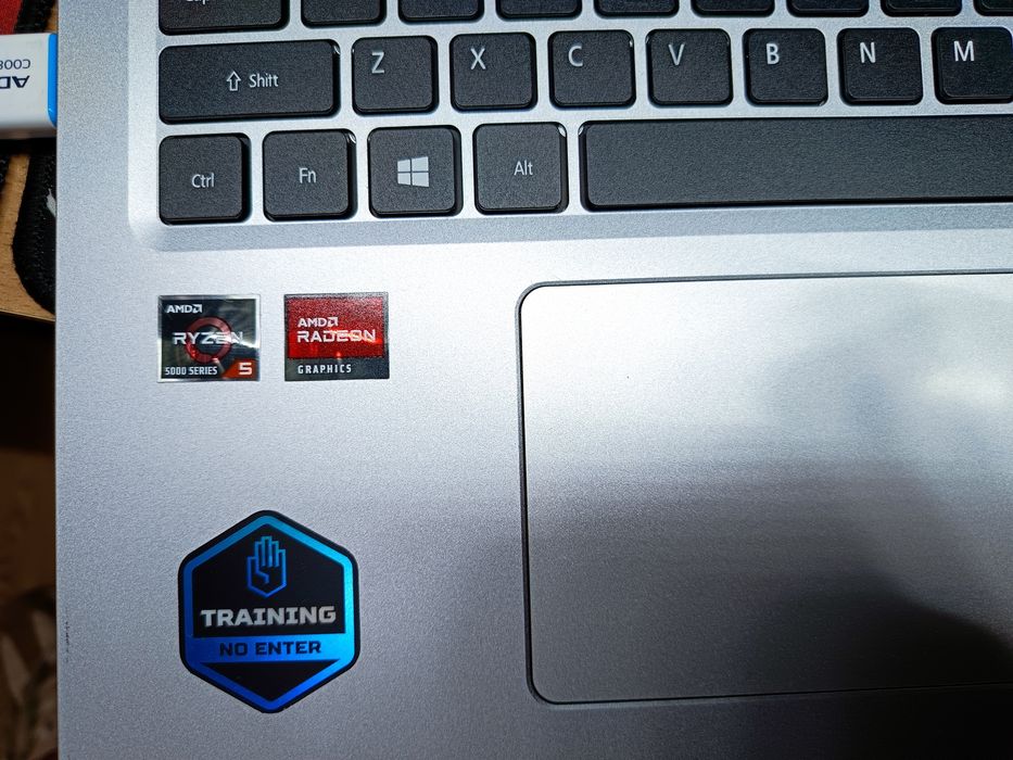 Vând/schimb Laptop Acer Aspire 5 AMD Ryzen
