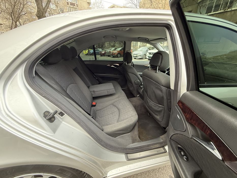 Mercedes E200-122Cp-2004-Automat-Clima-Stare Buna-Variante Auto