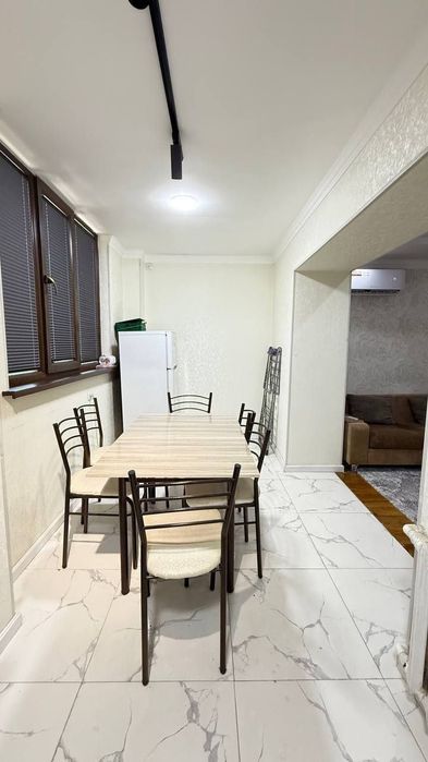 Гофур Гулом метро 5-6 минут