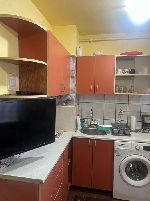 Inchiriez apartament cu o camera ( garsoniera )