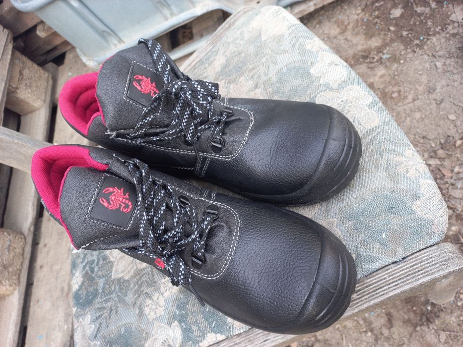 Продам спецобувь