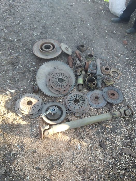 Vând piese vindrover e303 și tocătoare siloz e281c am o gama mare