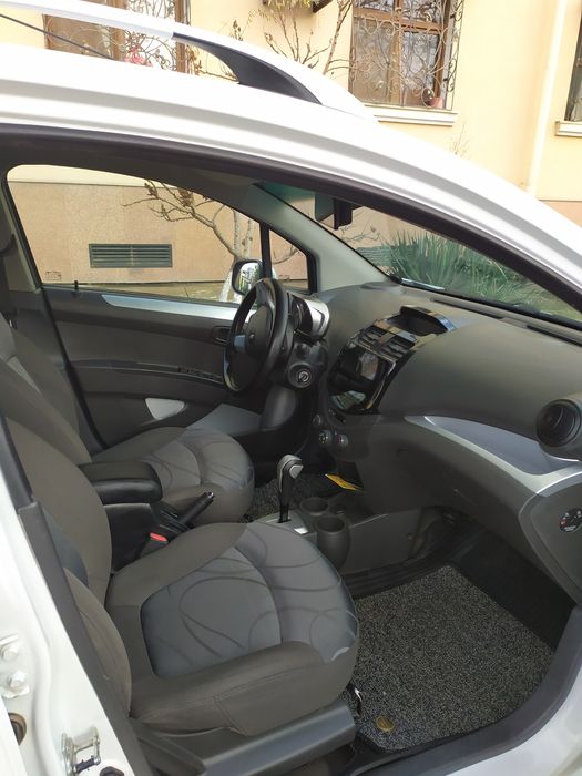 Yaxshi xolatdagi spark sotiladi