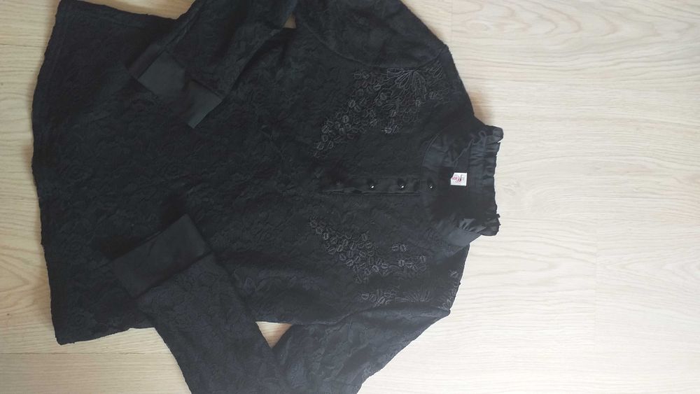 красива рокля нова-хл-80лв. И  тоалети за повод -40лв брой