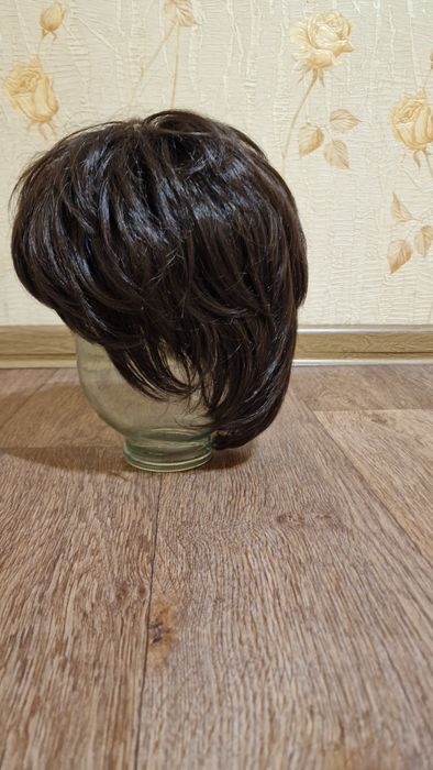 Продам парик под короткую стрижку