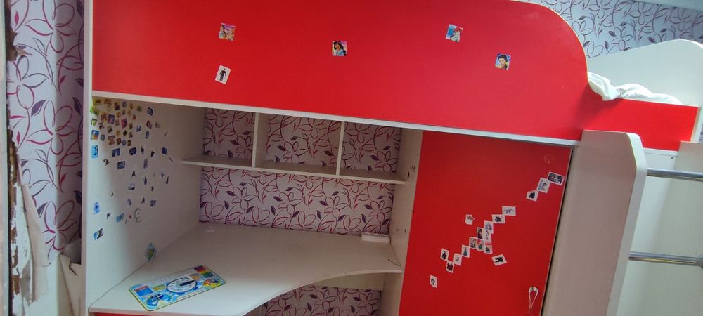 Продам кровать -чердак. 20 тысяч