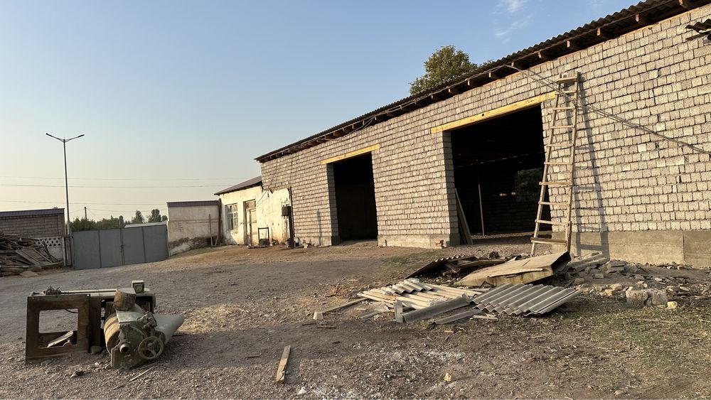 Ko’chmas mulk sotiladi