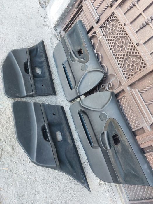 Обшивки на  BMW e36 дверные карты е36 BMW