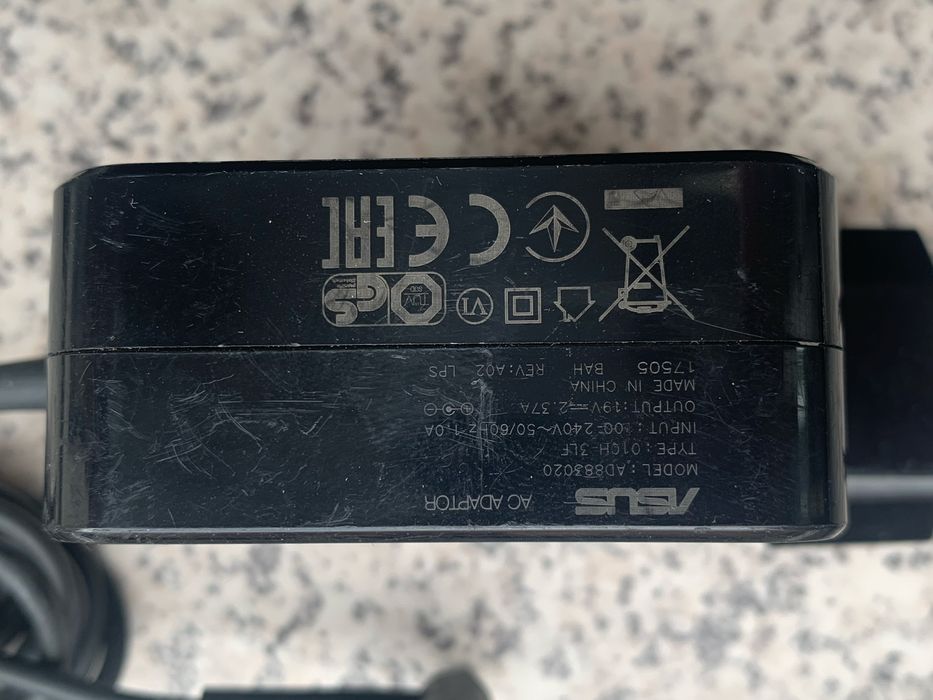 Incarcatir asus cu mufa mica70lei