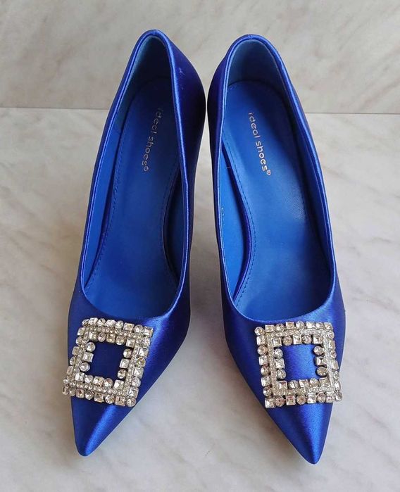 Чисто НОВИ дамски елегантни обувки с тънък ток. Не са обувани. № 38