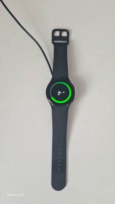 Galaxy Watch 4 продам за 50 тыс теньге ! Абсолютно новые!