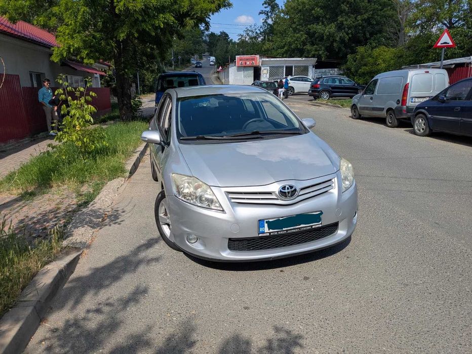 TOYOTA Auris