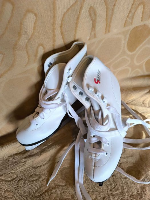 Продам коньки полупрофессиональные