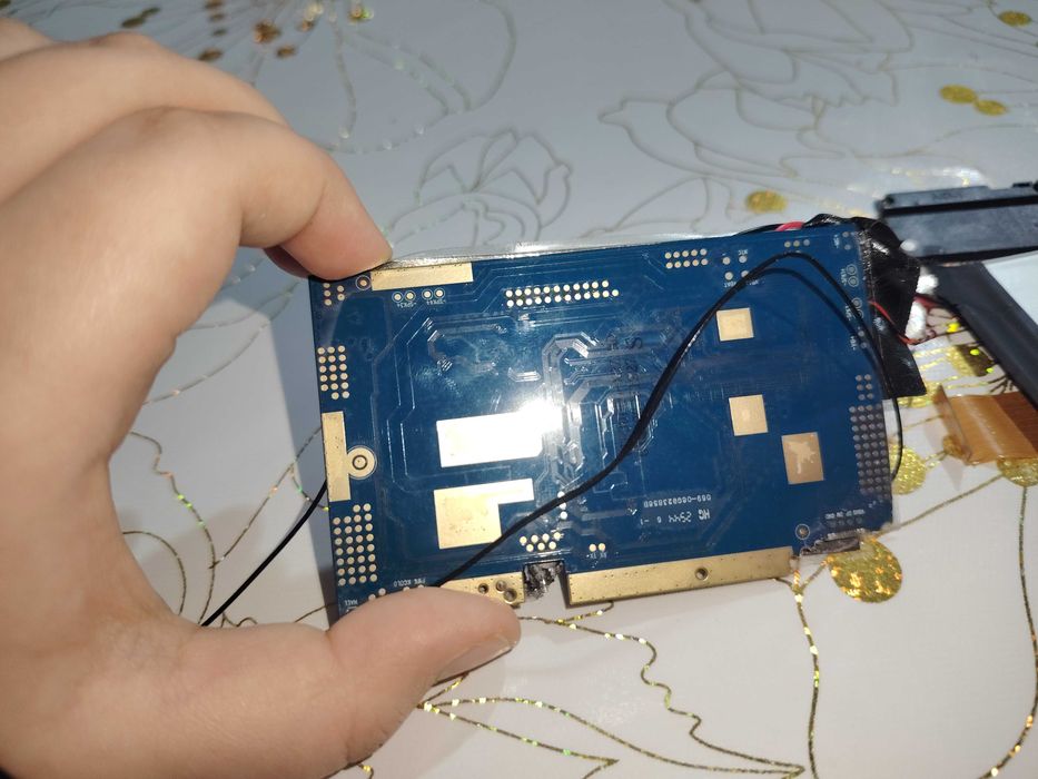 Батарейка и материнская плата от планшет