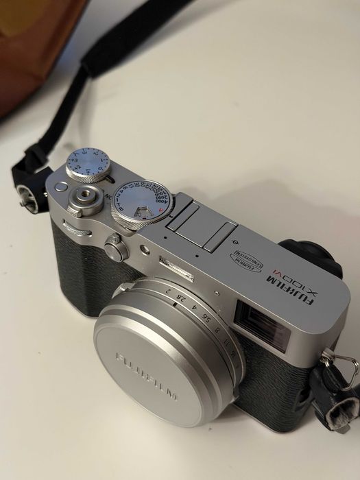 Fujifilm X100VI Aparat Foto Compact 23mm F2.0