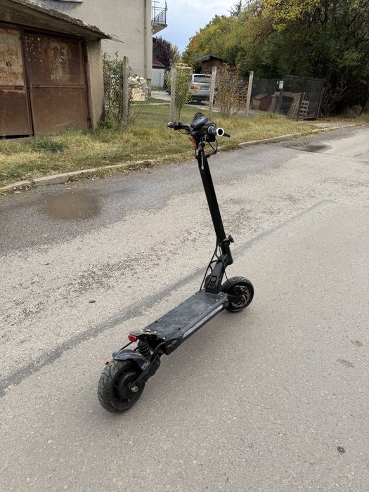 Продавам kukirin g2 master