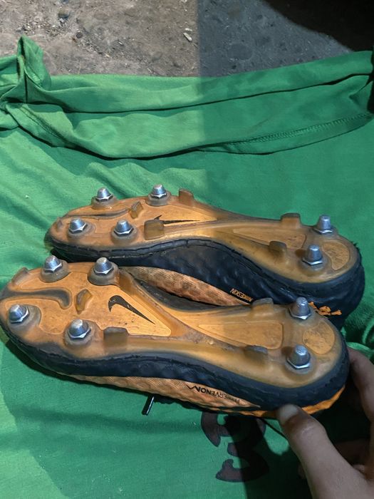 Бутсы Hypervenom R39