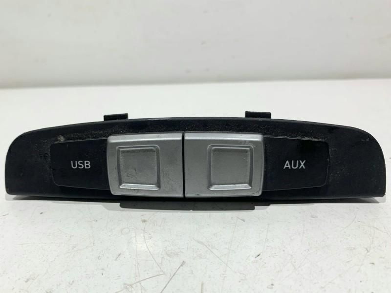 Priza USB / AUX Seat Leon 2 facelift 1P0857563