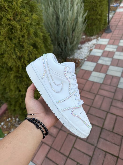 Jordan 1 Low Custom Swarovski