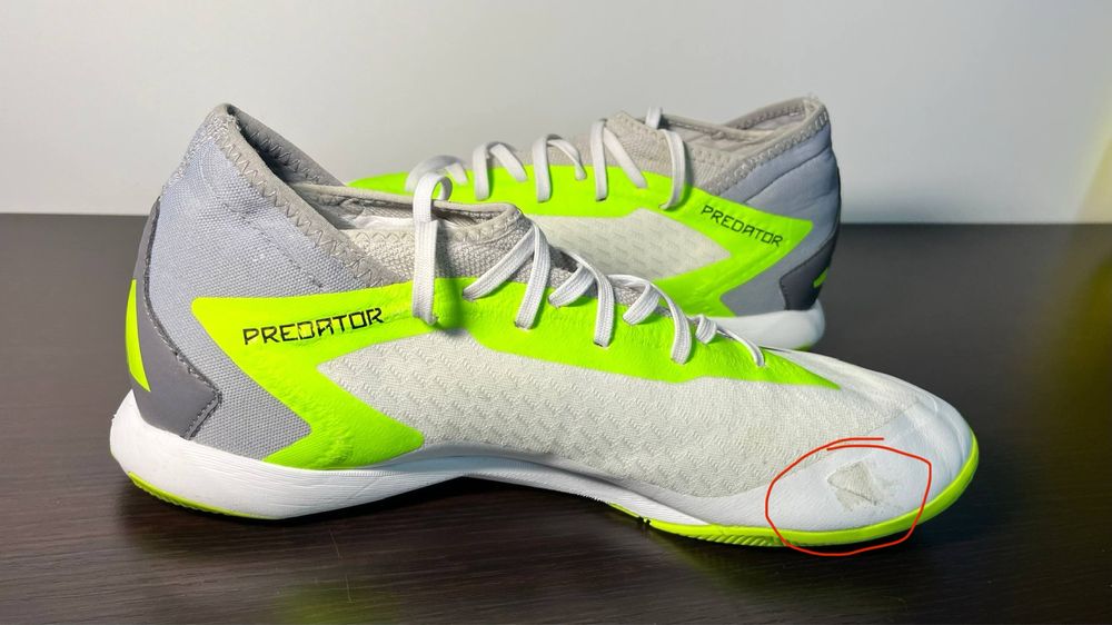 Adidas predator EU46 2/3. Adidas EU42 за футзал.