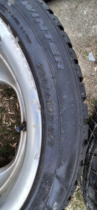 Vând cauciucuri +jante