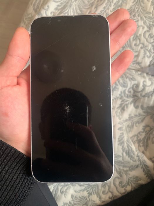 Продам Айфон 14 plus