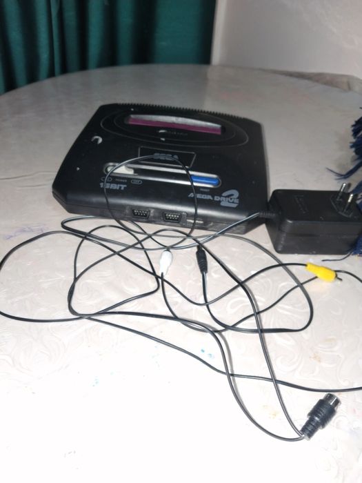 Sega Mega Drive 2 (500 игр встроено)