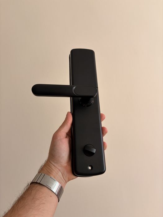 Умна брава за врата / Smarty Home - чисто нова!