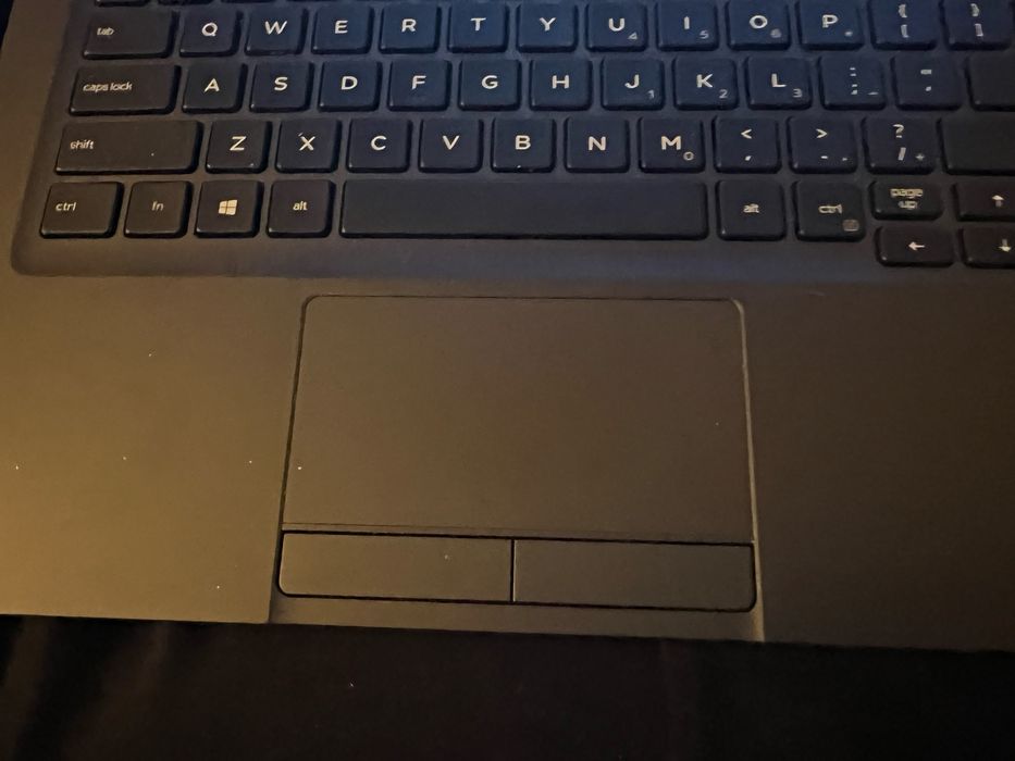 Laptop Dell aprope nou