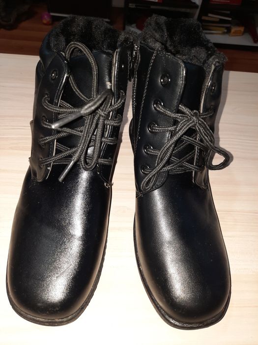 Боти от изкуствена кожа