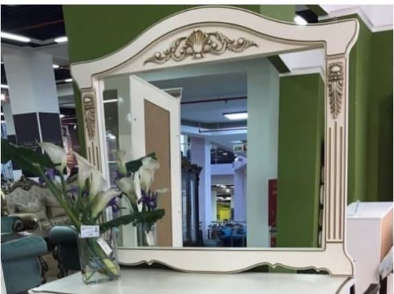 Комод пен айна сатылады