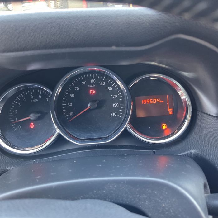 Duster 1,5 D —colantat - 5200€