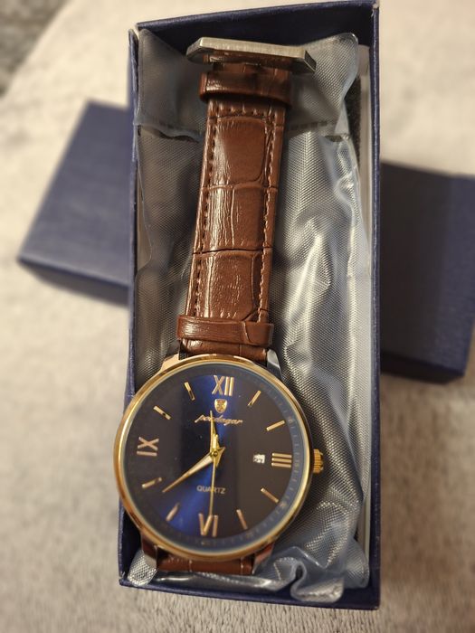 Нов мъжки часовник POEDAGAR, в оригинална кутия.