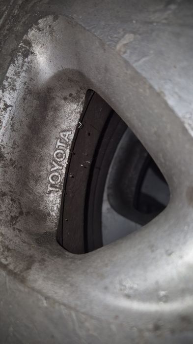 Продам оригинал диск на тойота 20