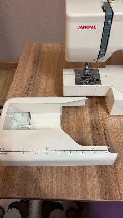 Швейная машина Janome 525S Model 7025 DM 2000