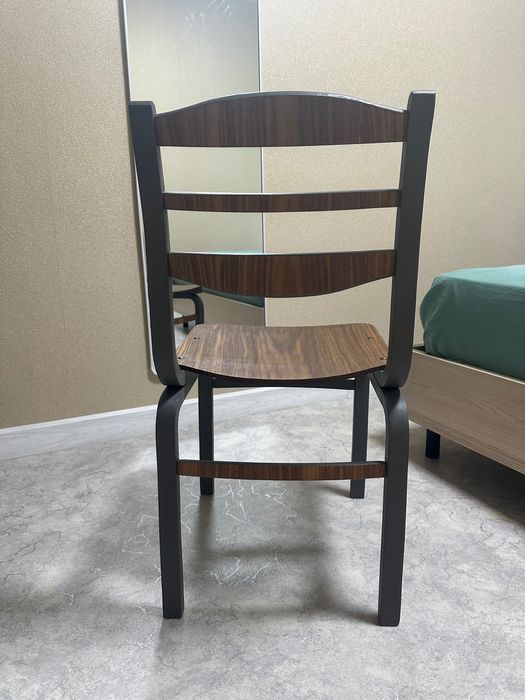 Крепкий стул 1 шт