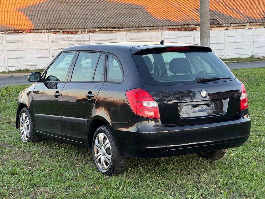 Vând skoda fabia 2009