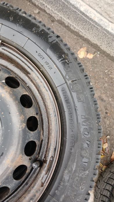 Продам зимнюю резину с дисками