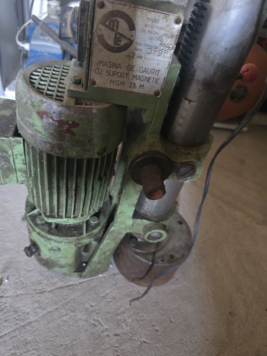 Masina de gaurit cu talpa magnetica